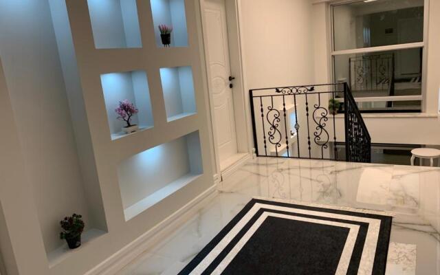 Villa Vadi-Isıtmalı havuzlu-Şömineli-Kış bahçeli-Tamamen Müstakil