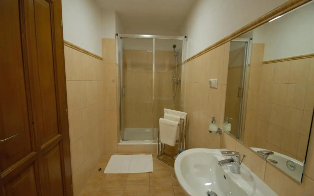 Pension/Apartments Kúria na Táloch