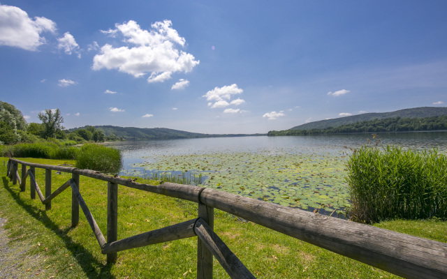 Montelago Relax By the Lake 2