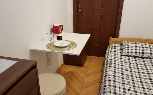 Niebieski Meander Pokoje blisko metra