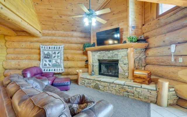 Mammoth Views 2 Bedroom Cabin by Heavenly Views Resort