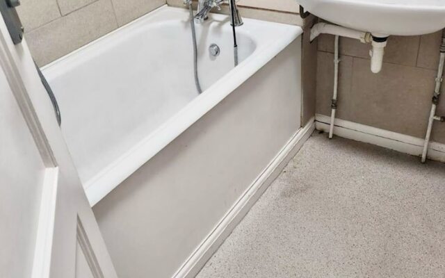 Spacious 3-bed House With Free Parking
