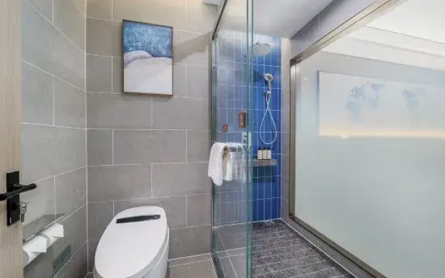 Kyriad Hotel (Yangzhou Slender West Lake Wugang Wanda Plaza)