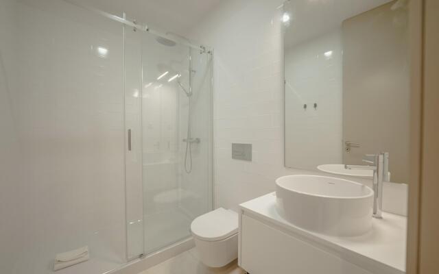 Legacy Oporto Design Apartment F by Vacationy