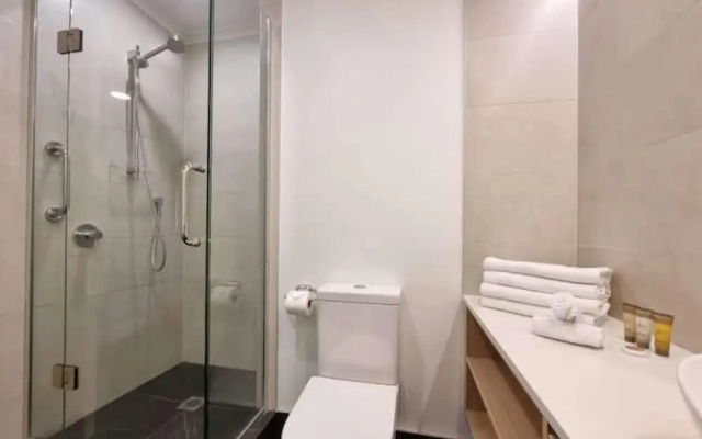 Chic CBD Studio-Aircon-Wifi -Heated Pool