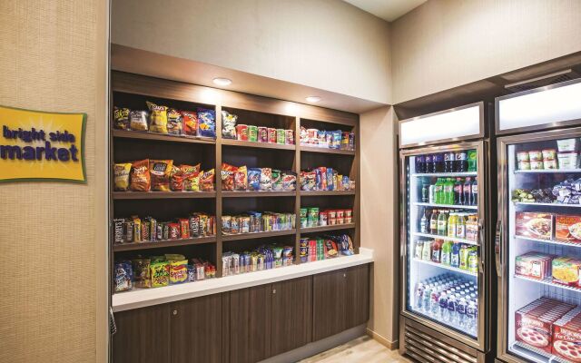 La Quinta Inn & Suites by Wyndham Wichita Northeast