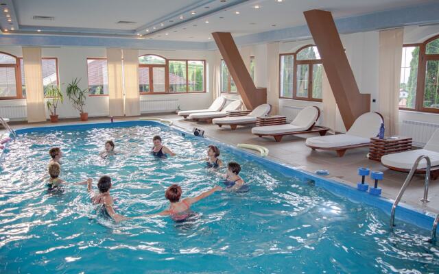 Q Resort and Spa Sacele	