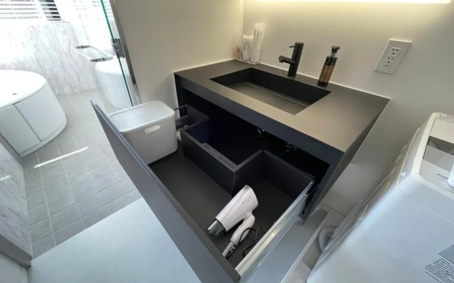Newly built elegant apartment with jacuzzi scenic city view good f or 6ppl – Guest Rooms – Hiroshima