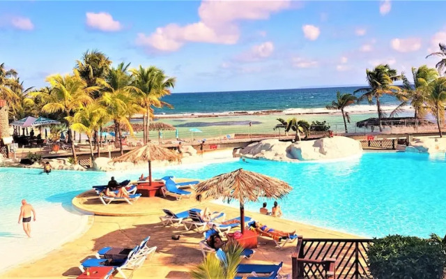 Touba Manga Beach