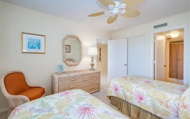 Sea Oats 336 2 Bedroom Condo by RedAwning