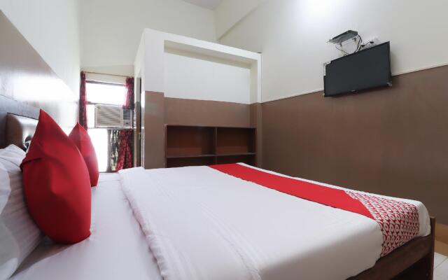 OYO 62108 Parinay Guest House