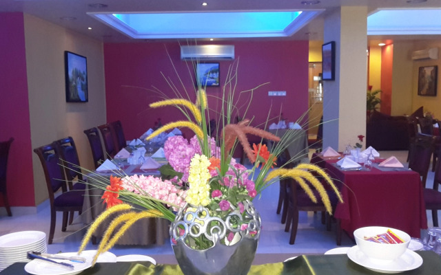 Royal Garden Hotel