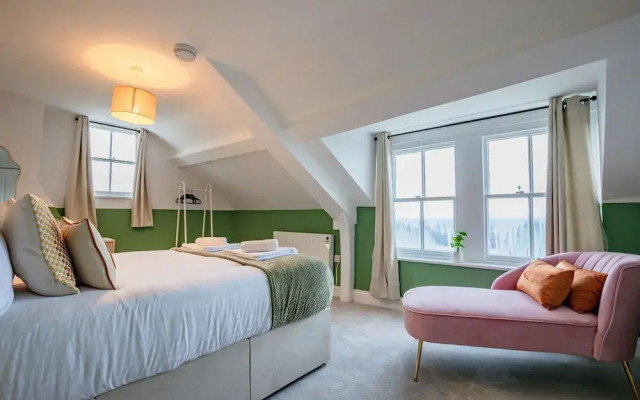 Host Stay Foley Abode
