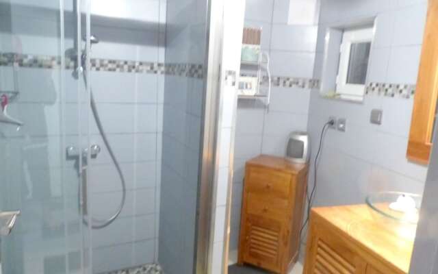 House With 2 Bedrooms in Châtelaillon-plage, With Enclosed Garden and