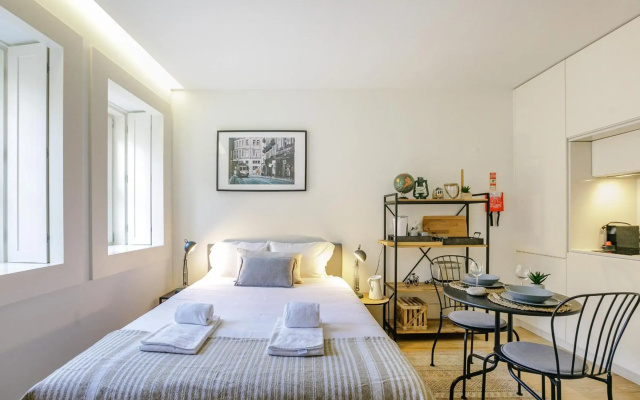 LovelyStay - Taipas Studio with AC