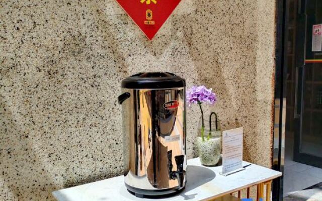 Super 8 Hotel (Ning Wai Beach)