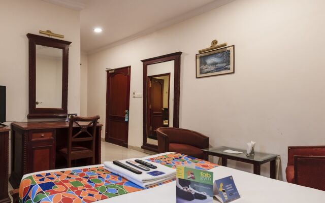 Hotel Raj International
