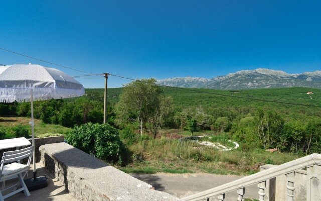 Nature View House w Terrace Near Beach in Budva