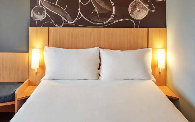 Ibis Guaratinguetá Aparecida