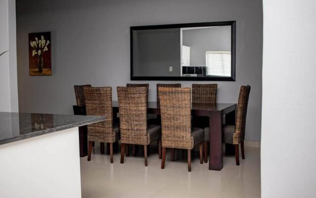 Condo Villas On Marine Drive