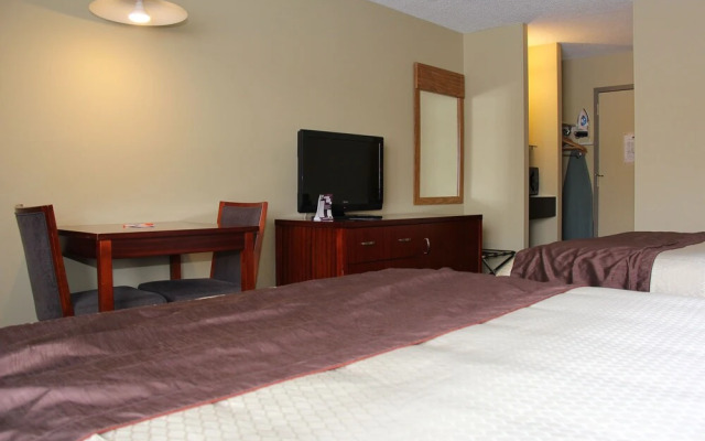 Broadway Lodge Hotel