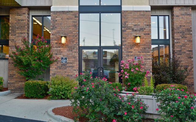 Best Western Plus Landing View Inn & Suites