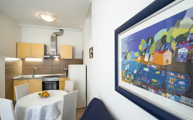 Apt. With Patio in the Very Center of Split