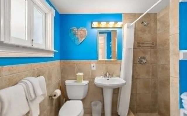 Poolside Paradise by Brightwild Heated Pool