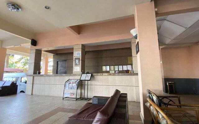 OYO 90061 Kuhara Court Apartment Suite