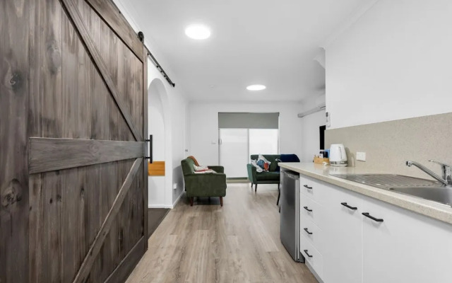 Elphin Villas Serviced Apartments & Motel Suites