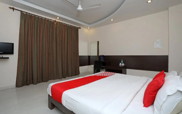 OYO 2766 Apartment Salt Lake