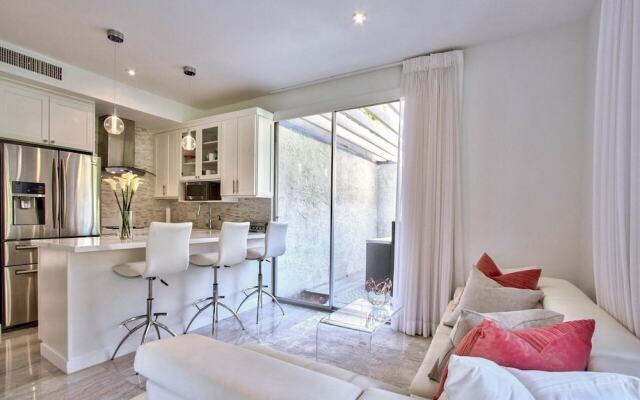 78155c37 1 Bedroom Condo