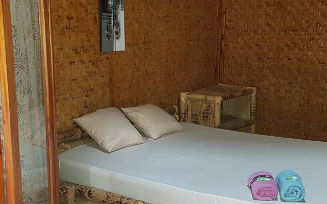 Wooden Paradise Home Stay - Hostel
