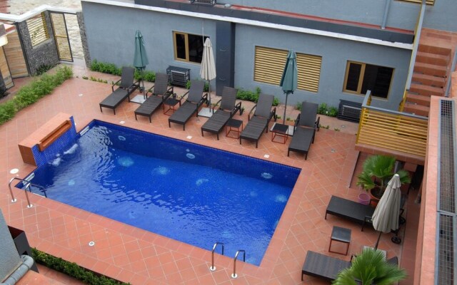 Kings Celia Hotel & Suites