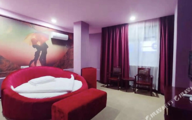 Huali Business Hotel