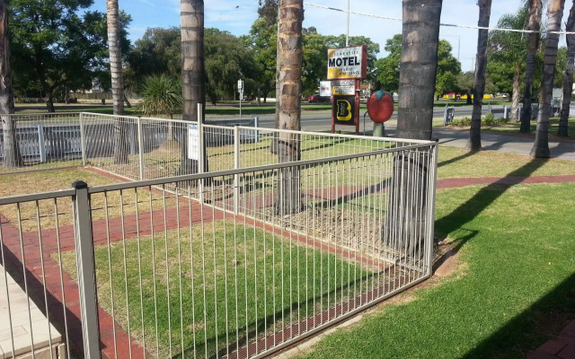 Sunraysia Motel & Holiday Apartments