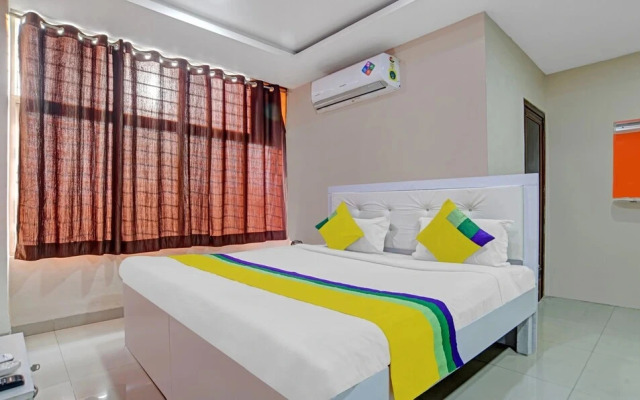 Hotel White House by OYO Rooms