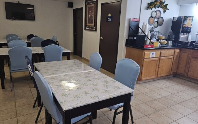 Days Inn And Suites Artesia