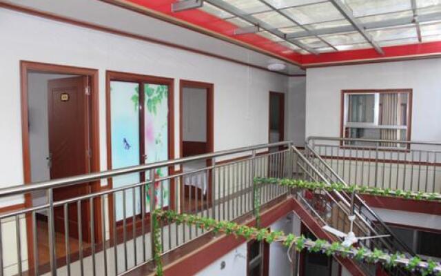 Wujiatai Fenggaoyujia Guesthouse
