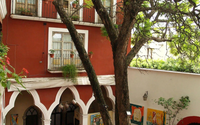 Hotel Ana Catalina & Suites
