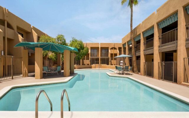 Ramada by Wyndham Tucson Airport