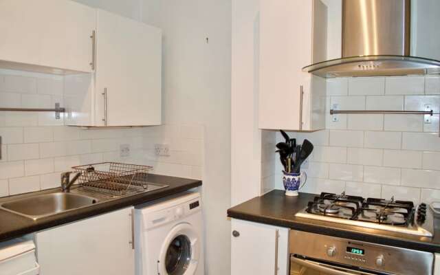 Spacious 2 Bedroom Apartment in Meadowbank