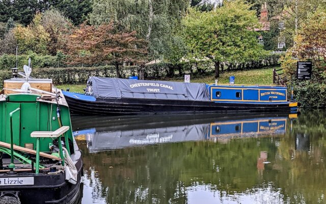 Narrowboat With Hot Tub, Spa, Cruising And More