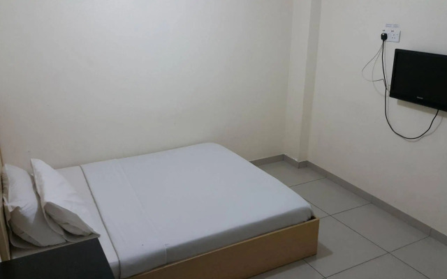 OYO 301 River Inn Hotel