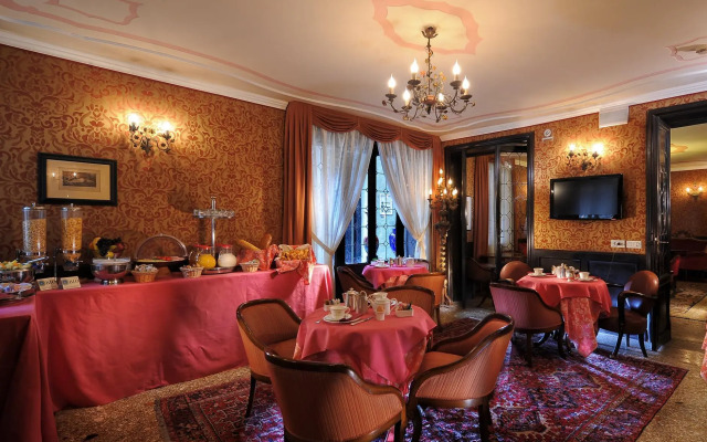 Hotel Flora