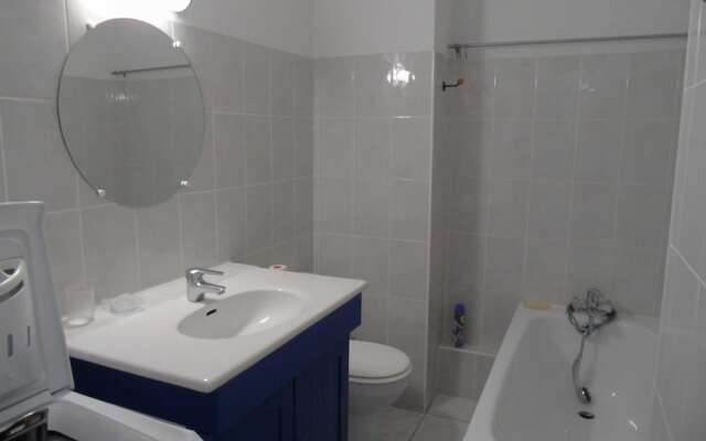 Lou Services Apartment CHAR9 LSI 001