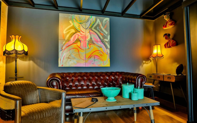 Hotel Lobby