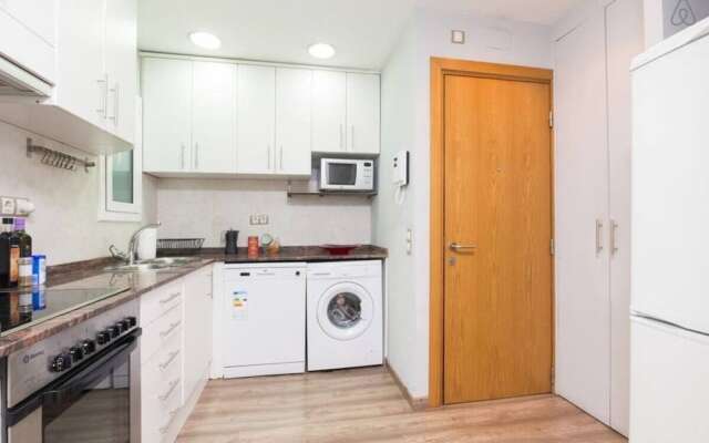 Cozy 2 Bed Apt Near Sagrada Familia
