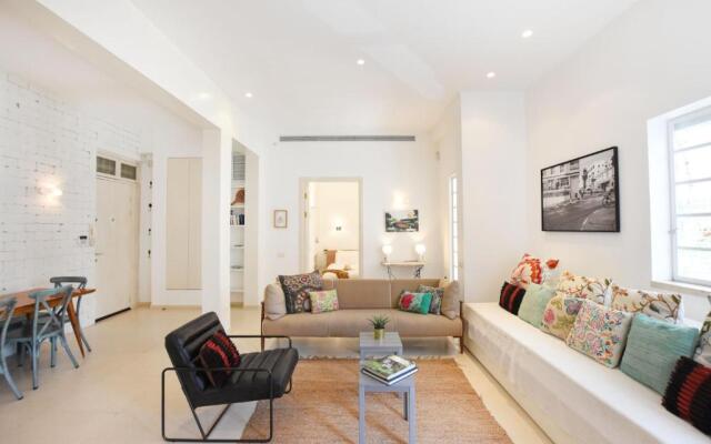 Quiet & Chic 3BR in Mapu 15 by HolyGuest