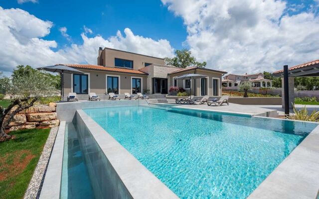 Villa Lukas Markovi?i